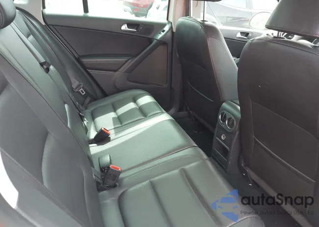 WVGAV7AX9CW607960: 42679977