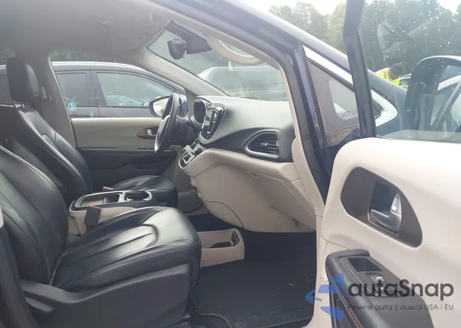 2C4RC1BG1HR675968: 42680106