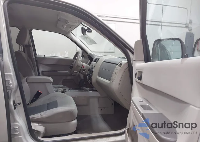 1FMCU93188KB46197: 42680905