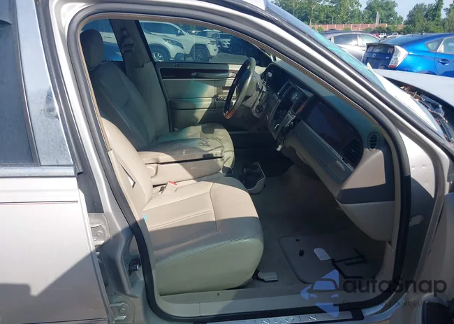 2LNHM82WX8X663589: 42681117