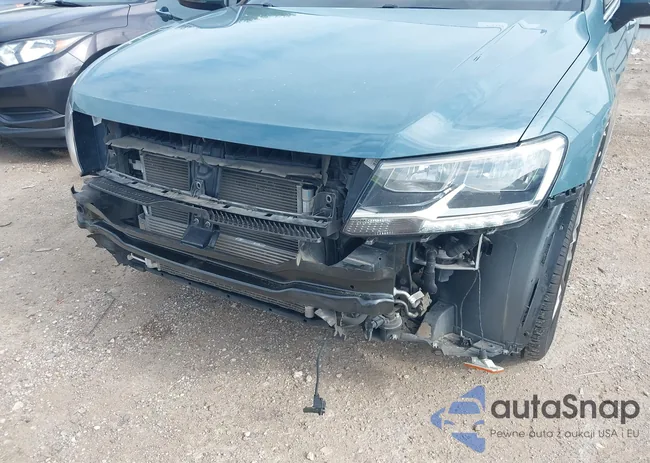 3VV3B7AX5LM167839: 42682455