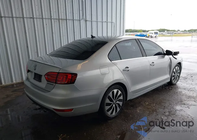 3VW637AJXDM231201: 42682608