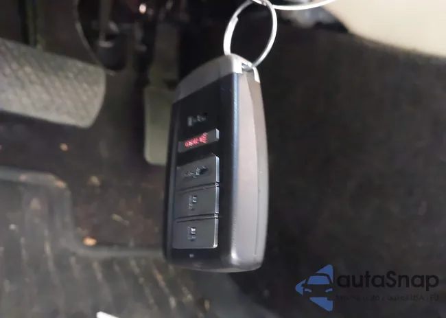 5J8YD3H34LL015483: 42681964