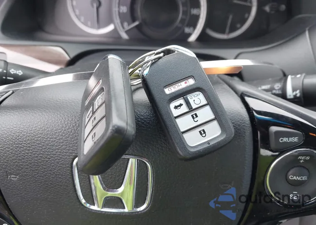 1HGCR2F87GA108245: 42683324