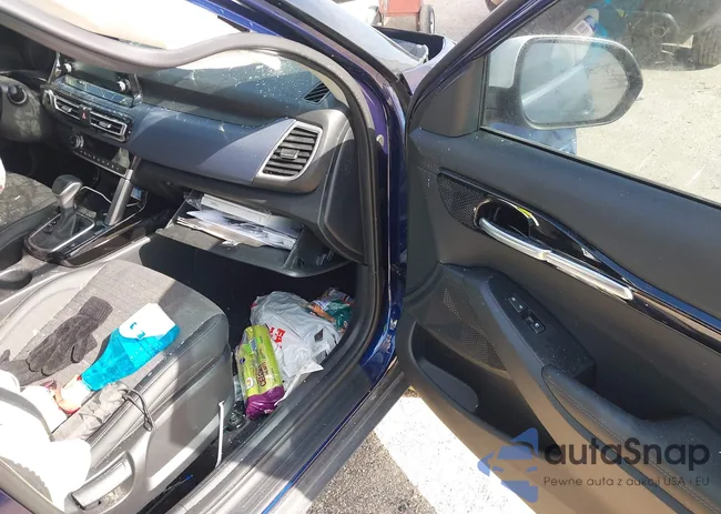 KNDEU2AA0P7386076: 42683375