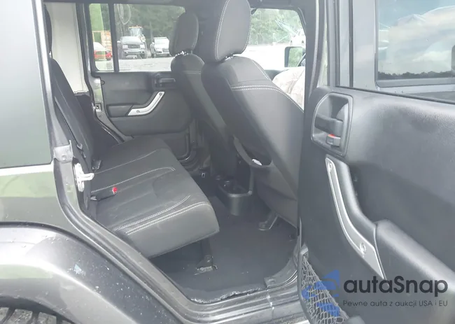 1C4BJWEG3JL838361: 42682888