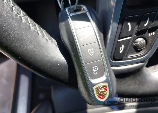 WP1AA2AY0MDA08999: 42683046