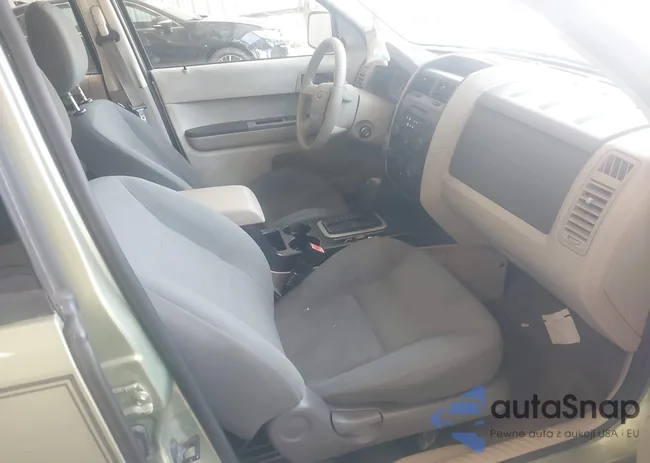 1FMCU02Z48KC68171: 42684487