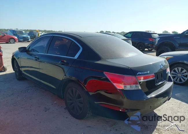 1HGCP2F75BA110520: 42686351