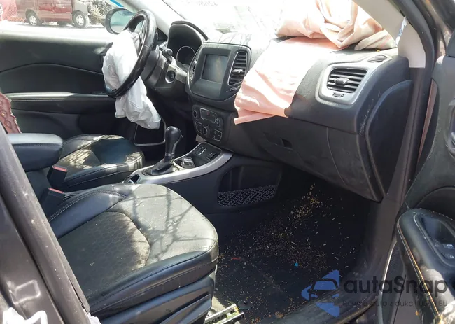 3C4NJCBB3LT252674: 42686752