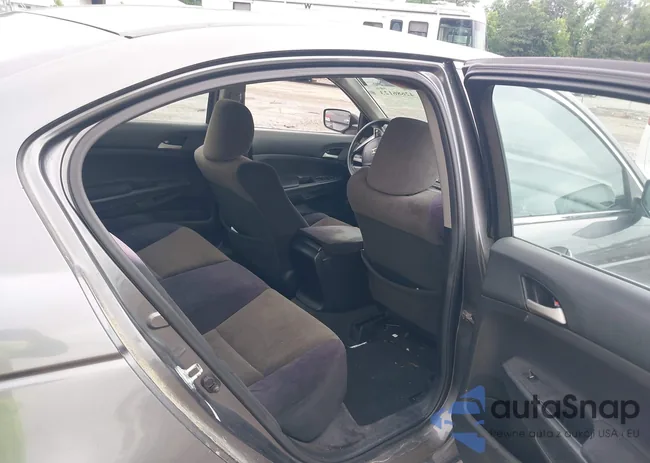 1HGCP26499A019332: 42686123