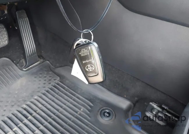 2T3A1RFV8RC419233: 42686155