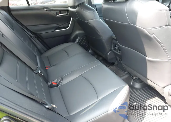 2T3A1RFV8RC419233: 42686155