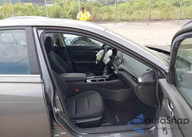 1N4BL4DV2RN429109: 42687353