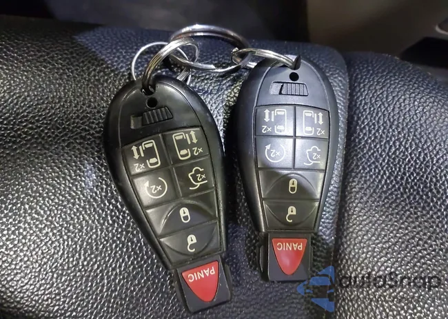 2C4RC1CG2FR727135: 42687631