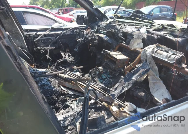 5UXFB33552LH32124: 42687774