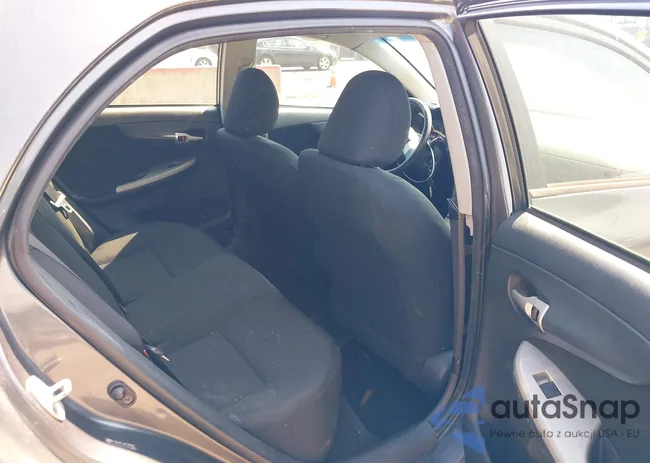 2T1BU4EE2AC299801: 42687832