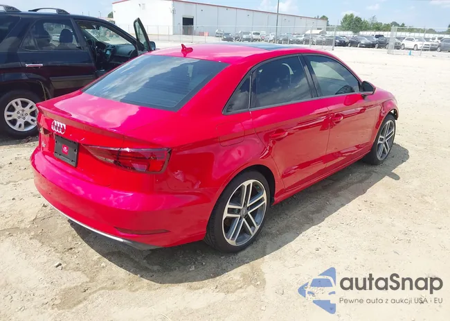 WAUAUGFF0J1031545: 42687848