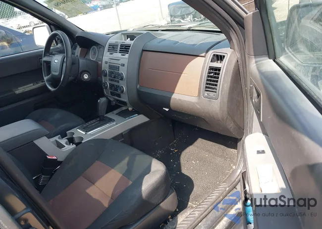 1FMCU03198KB99549: 42686986