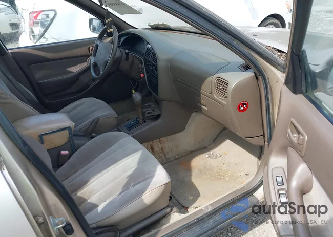 JT2BG12KXT0417132: 42688301