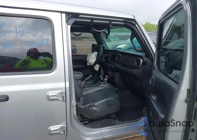 1C4HJXDG6MW607748: 42688575