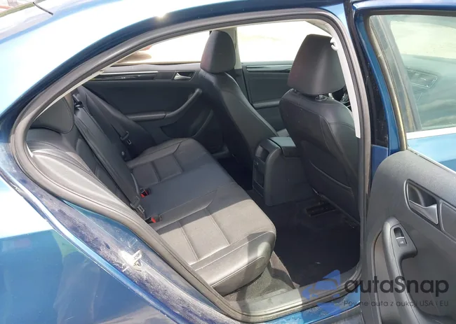 3VWL17AJXHM304792: 42688617