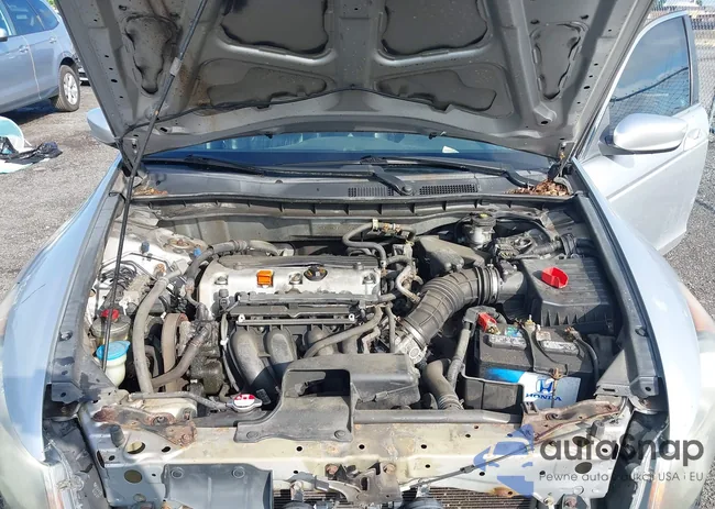 1HGCP2F60CA072185: 42688060