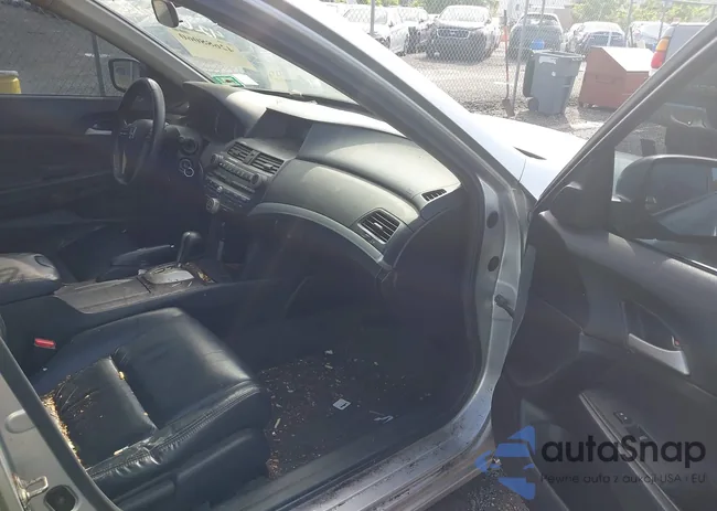 1HGCP2F60CA072185: 42688060