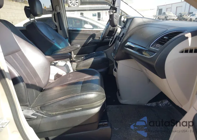 2C4RC1BG3DR707085: 42688172