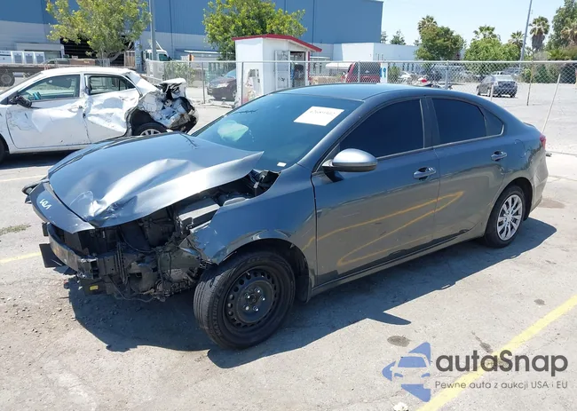 3KPF24AD8RE725721: 42689302