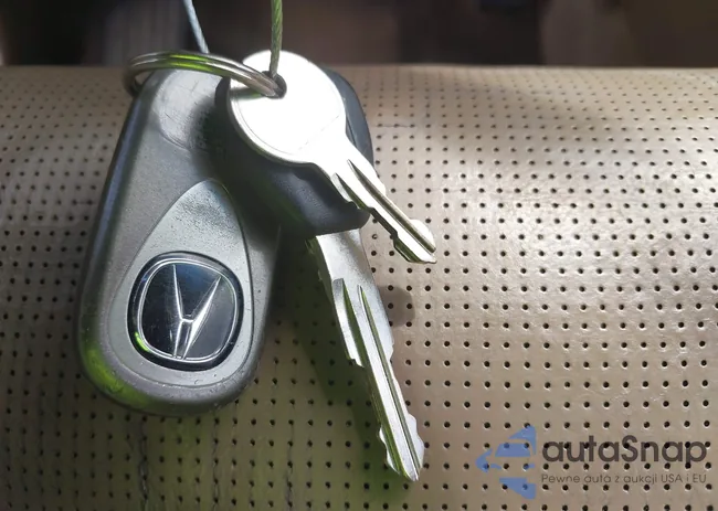 2HNYD18876H511792: 42689507