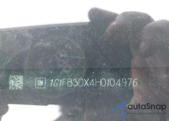 1G1FB3DX4H0104976: 42689758