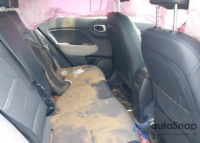 KMHRC8A37MU089033: 42689797