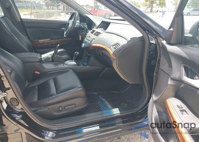 1HGCP3F83CA023795: 42689001