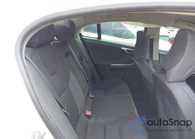 YV140MFJ1F1345575: 42689025