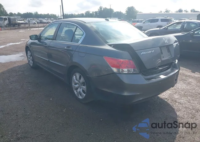 1HGCP2F88AA000102: 42689055