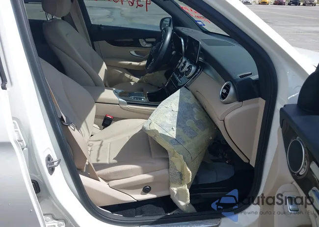 W1N0G8DB8MV322747: 42690323