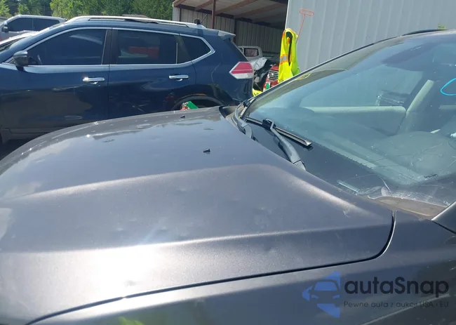 3C4NJDCB2KT852282: 42690572