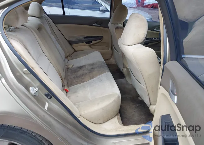 1HGCP26459A120867: 42690801