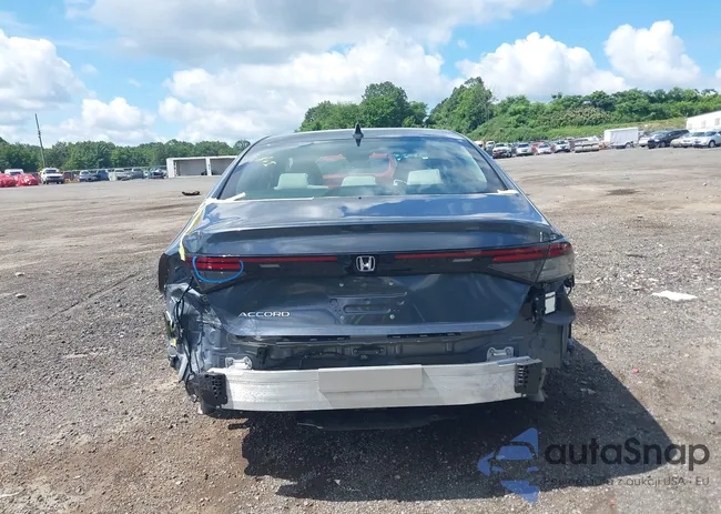 1HGCY1F32RA093111: 42689903