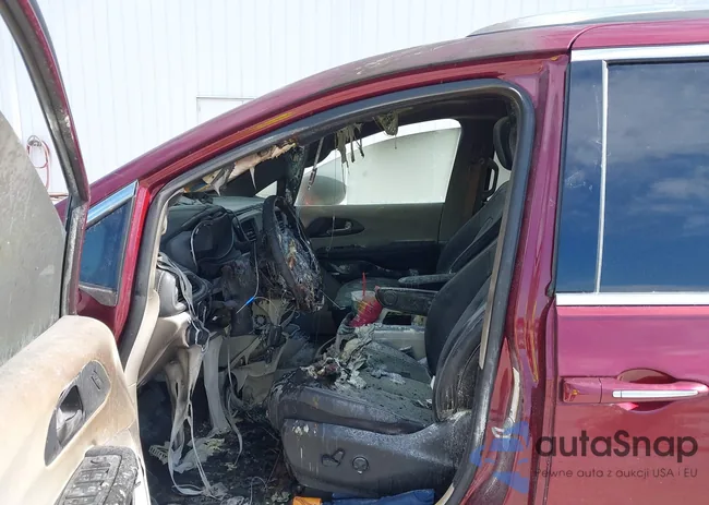 2C4RC1GG6LR229641: 42690149