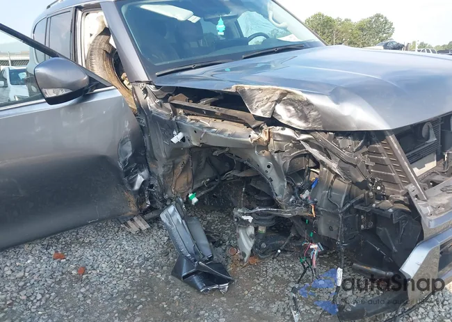 JN8AY2AC8R9195618: 42691383