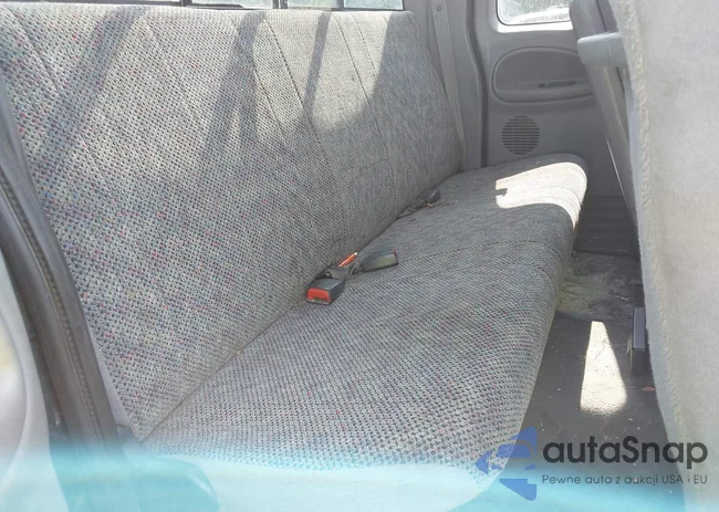 3B7KF23Z8XG172845: 42691760