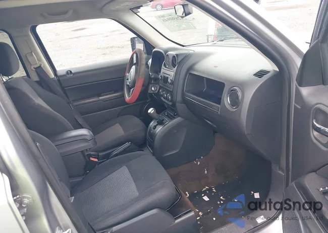 1C4NJPBA1FD308667: 42690948