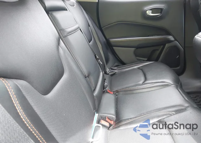 3C4NJDCB7JT372964: 42691014