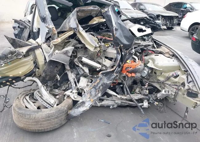 5YJ3E1EA3RF738802: 42691233