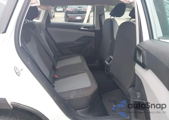 3VVAX7B22NM096324: 42692501