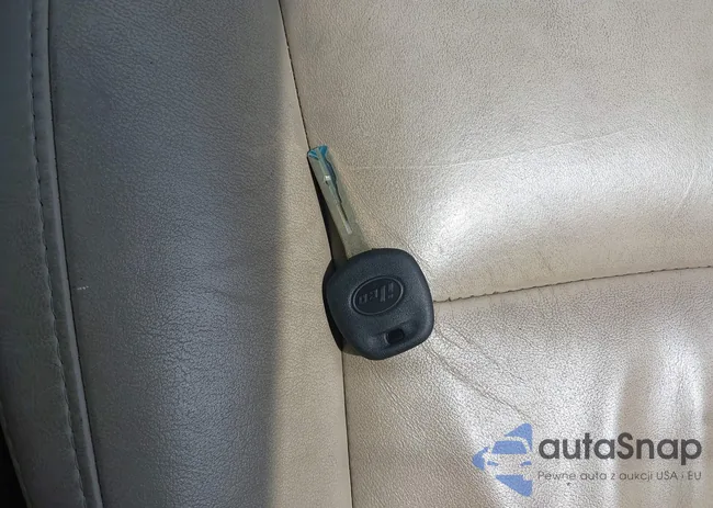 2T2GK31U58C035738: 42692576