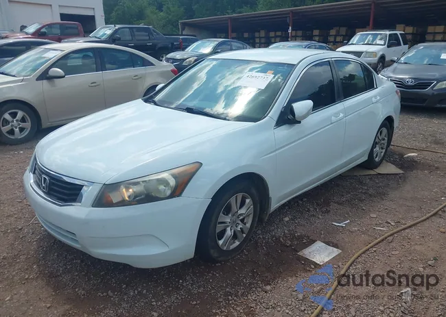 1HGCP26409A157793: 42692737