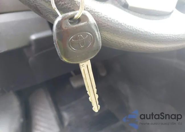 2T1BURHE9HC869019: 42693614